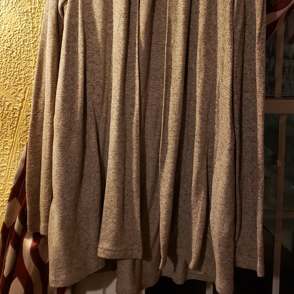 Heathered grey and black cardigan - Picture 2 of 7